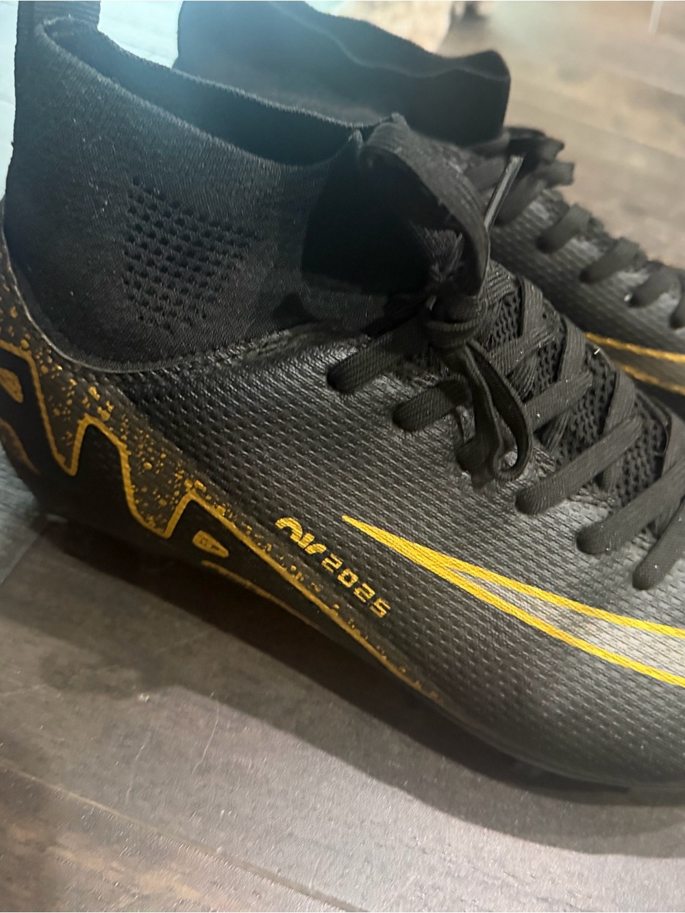 Men's Black & Gold Football Cleats - Performance Soccer Shoes - Picture 1 of 3